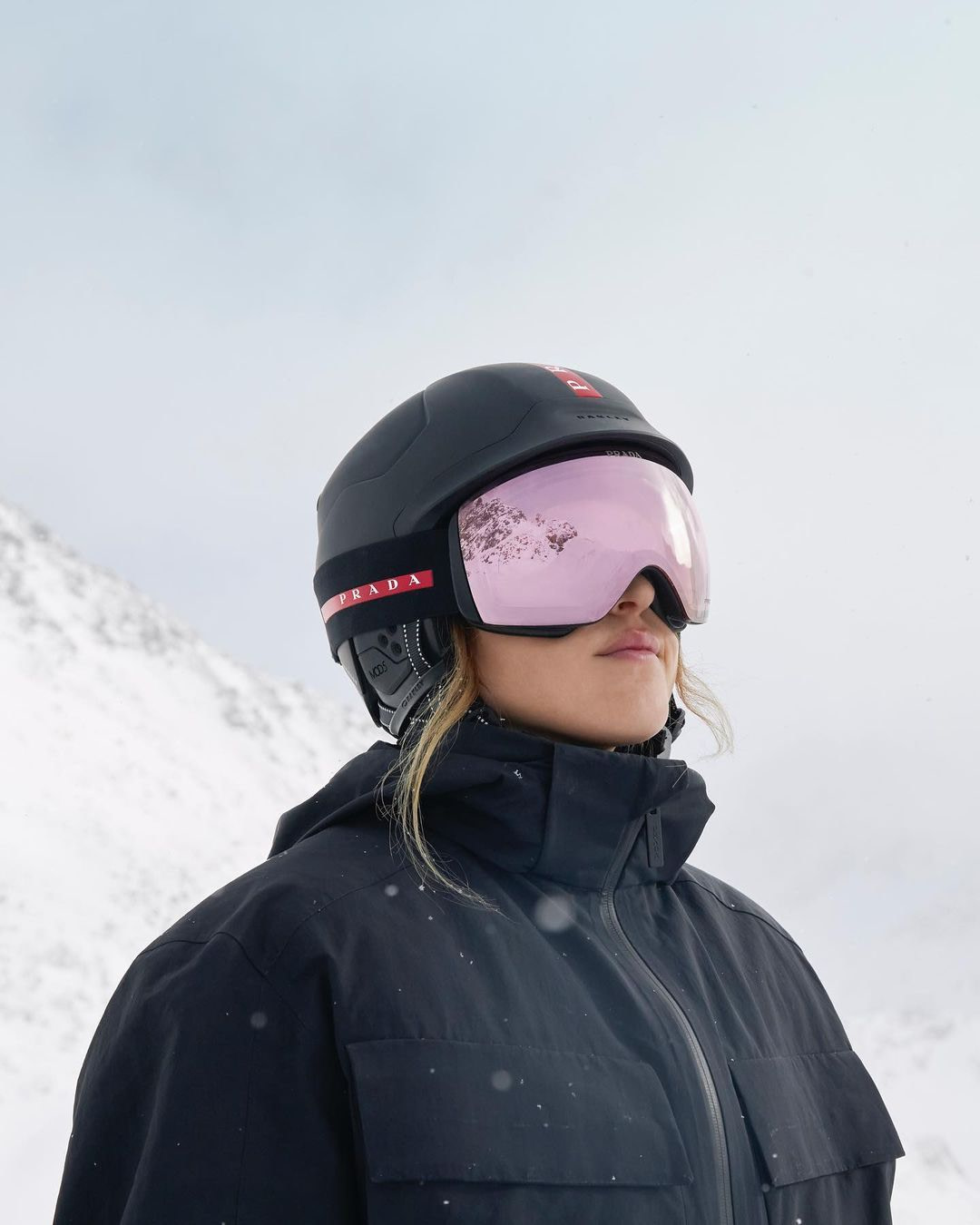 Julia Marino para la colección Prada Linea Rossa Ski Invierno 2022